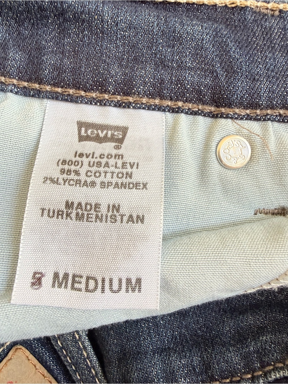 Y2K Levi's Dark Blue Denim Jeans - Picture 3 of 4